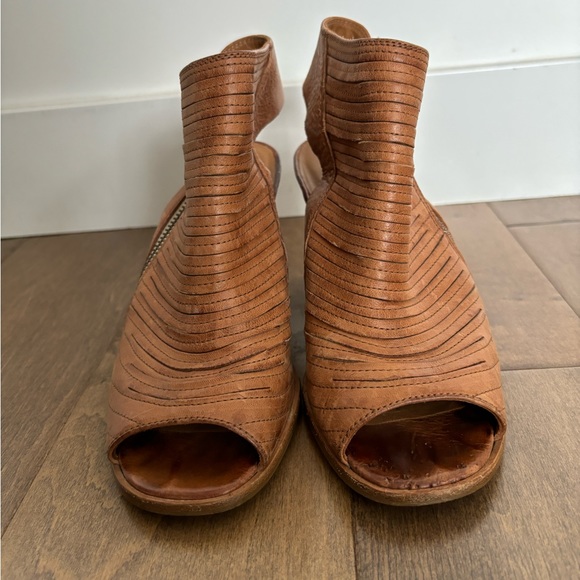 Paul Green Heels - Picture 2 of 9